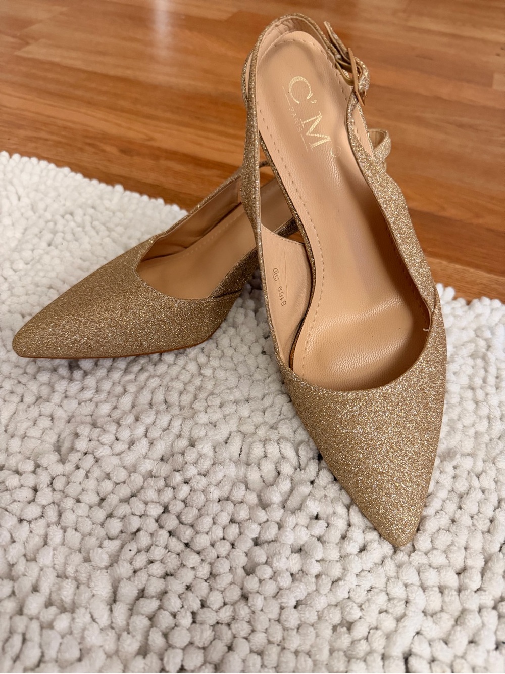 Women's Gold Glitter Pointed Slingback Pumps